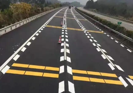 为什么说道路安全始于标线?其规范与引导的基础!